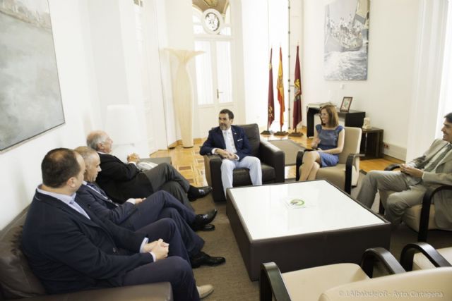 El alcalde repasa con responsables de La Manga Club las prioridades del complejo - 1, Foto 1