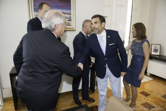 El alcalde repasa con responsables de La Manga Club las prioridades del complejo - 3, Foto 3