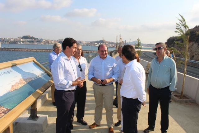 El acondicionamiento de un tramo de carretera entre el muelle de la Curra y Cala Cortina mejorará la seguridad vial de peatones y vehículos - 1, Foto 1