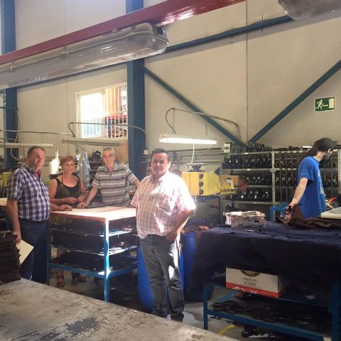 El alcalde y la Concejala de Desarrollo Econmico y Presidenta de PROINVITOSA inician una ronda de visitas a empresas del Polgono - 1