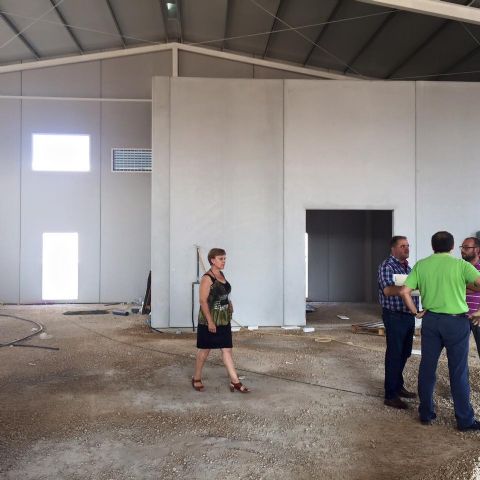 El alcalde y la Concejala de Desarrollo Econmico y Presidenta de PROINVITOSA inician una ronda de visitas a empresas del Polgono - 7