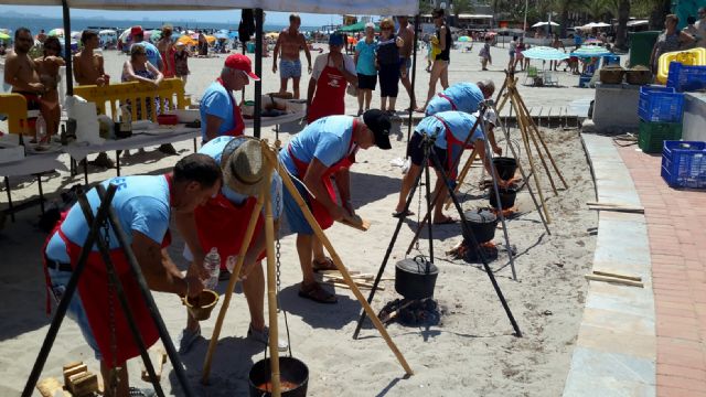 El Día del Caldero vuelve a atraer a cientos de personas en la playa del Pescador - 3, Foto 3
