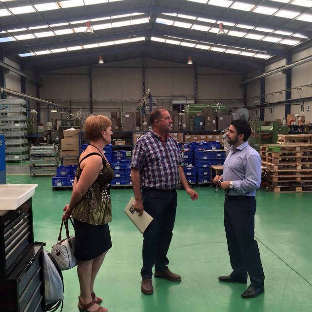 El alcalde y la Concejala de Desarrollo Económico y Presidenta de PROINVITOSA inician una ronda de visitas a empresas del Polígono, Foto 1