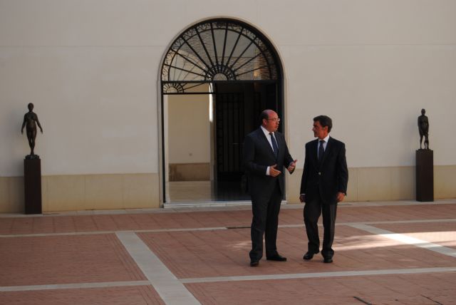 El delegado del Gobierno mantiene su primera reunión de trabajo con el presidente de la comunidad autónoma - 2, Foto 2
