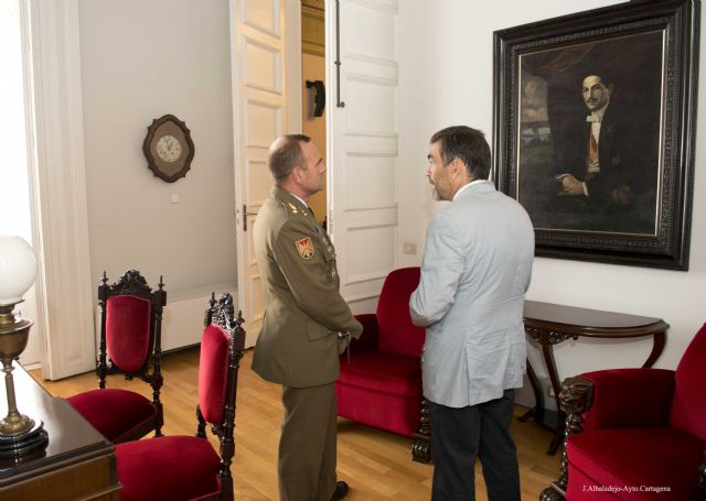 El Coronel Jefe de Artillería visita el Palacio Consistorial - 5, Foto 5