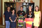 Tomás Ortega, campeón de España de ciclismo, es recibido por la alcaldesa y el edil de Deportes