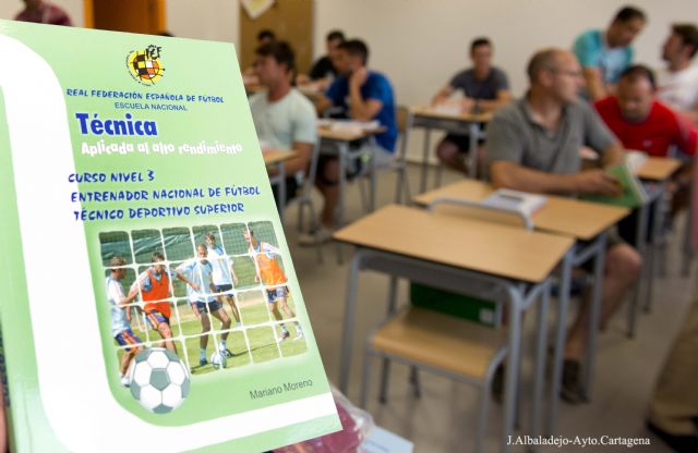 Una jornada formativa clausurará los Cursos de Entrenador de Fútbol en Cartagena - 1, Foto 1