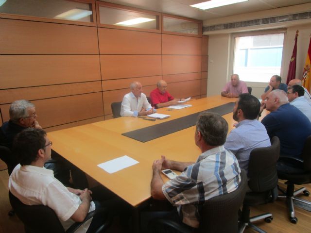 La Plaza Cetina y Díez de Revenga estrenarán nuevas marquesinas de taxis el próximo otoño - 1, Foto 1