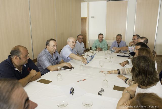 El alcalde y la vicealcaldesa escuchan las necesidades del Polígono Los Camachos - 5, Foto 5