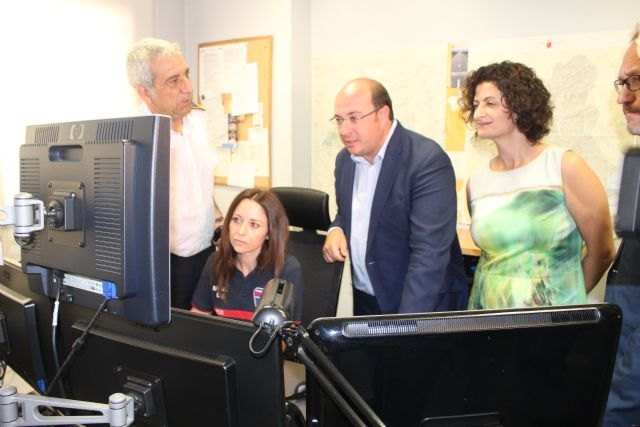 El presidente de la Comunidad resalta la labor de todos los efectivos del 1-1-2 para garantizar la seguridad y el bienestar de los ciudadanos - 1, Foto 1