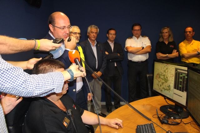 El presidente de la Comunidad resalta la labor de todos los efectivos del 1-1-2 para garantizar la seguridad y el bienestar de los ciudadanos - 2, Foto 2