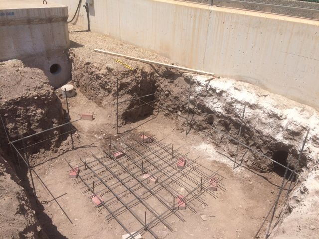 Comienzan las obras para ejecutar una nueva toma en la red que alimenta la impulsión de Aledo, en la carretera de La Huerta, Foto 7