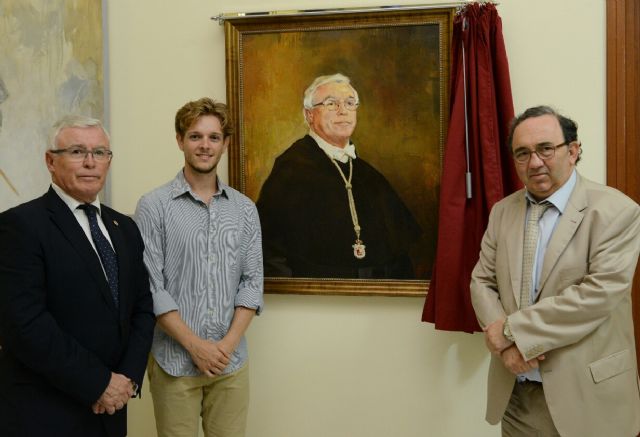 Instalan el retrato de José Antonio Cobacho en la galería de rectores de la Universidad de Murcia - 1, Foto 1