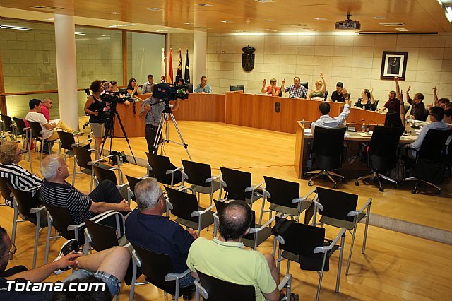 El Pleno aprueba realizar un estudio para fusionar las sociedades municipales PROINVITOSA y CEDETO - 1, Foto 1