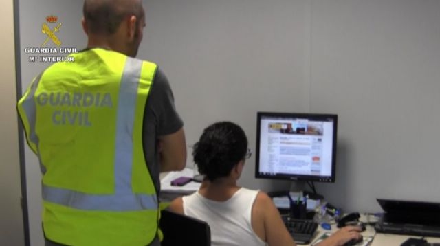 La Guardia Civil detiene a 130 personas de una trama dedicada al cobro fraudulento de prestaciones por desempleo y ayuda familiar - 4, Foto 4
