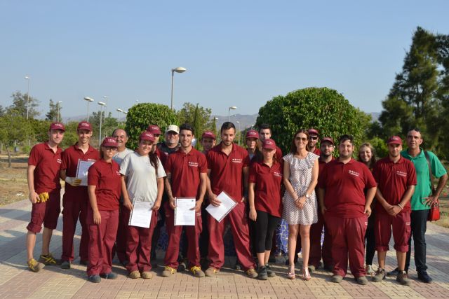 Quince jóvenes desempleados se benefician del Programa Mixto de Empleo y Formación puesto en marcha en Águilas - 2, Foto 2