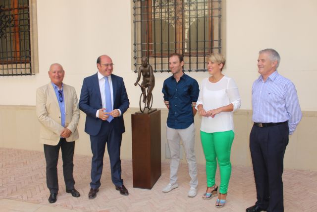 El presidente de la Comunidad recibe al ciclista murciano Alejandro Valverde - 2, Foto 2