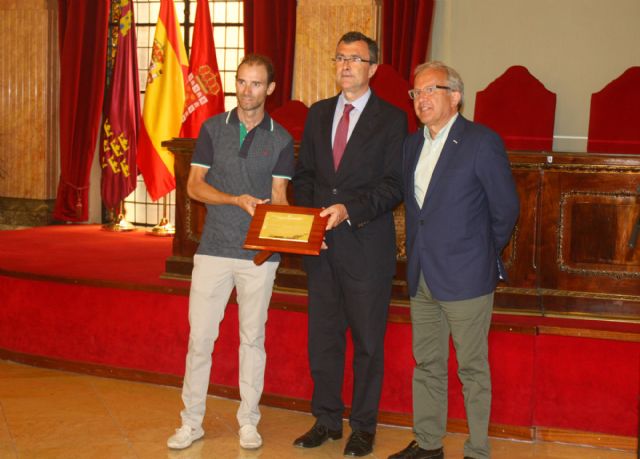Ballesta felicita a Valverde por sus últimos triunfos y asegura que es un murciano universal - 2, Foto 2