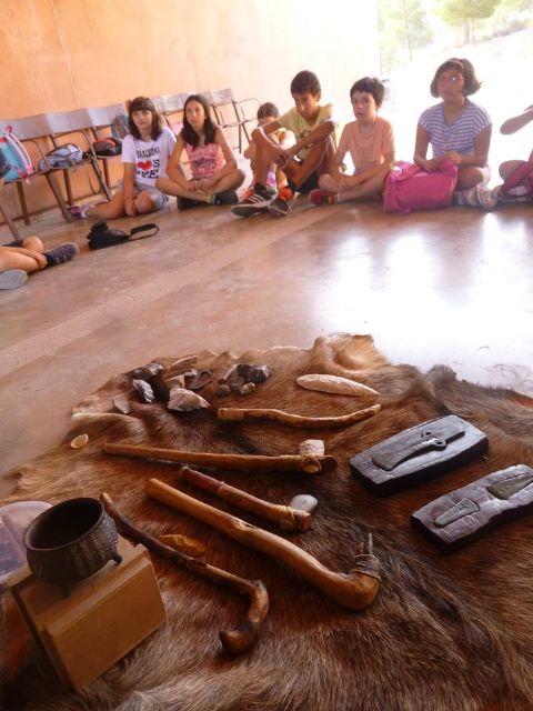 A total of 11 children participate in the "Week of Prehistory in La Bastida, Foto 3