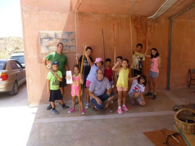 A total of 11 children participate in the "Week of Prehistory in La Bastida, Foto 6