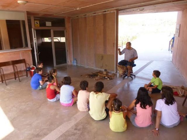 A total of 11 children participate in the "Week of Prehistory in La Bastida, Foto 7