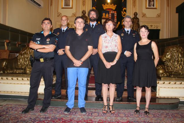 Los tres nuevos cabos de la Policía Local toman posesión de sus cargos y reciben sus galones - 1, Foto 1