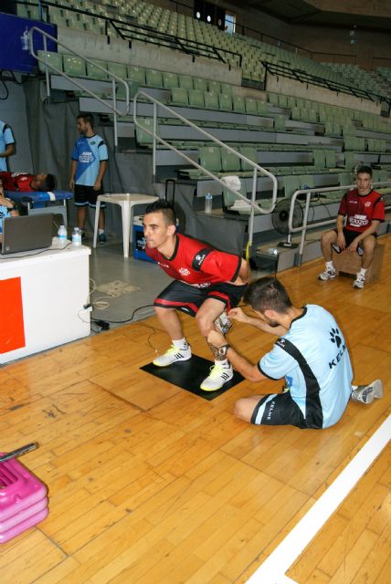 La plantilla se somete a los reconocimientos médicos en CardioSalus y test funcionales con el cuerpo técnico - 1, Foto 1