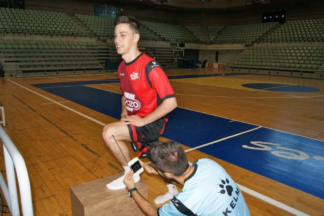 La plantilla se somete a los reconocimientos médicos en CardioSalus y test funcionales con el cuerpo técnico - 2, Foto 2