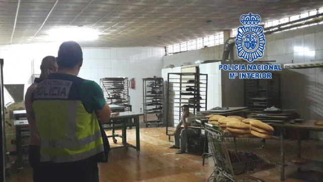 La Policía Nacional lucha contra la explotación laboral en la Región - 2, Foto 2