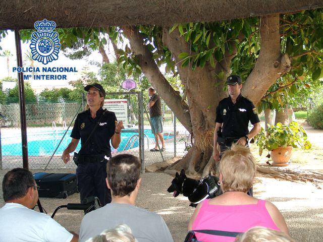 La Residencia Fundamifp acogió la II Exhibición de la Unidad de Guías Caninos de Policía Nacional - 2, Foto 2
