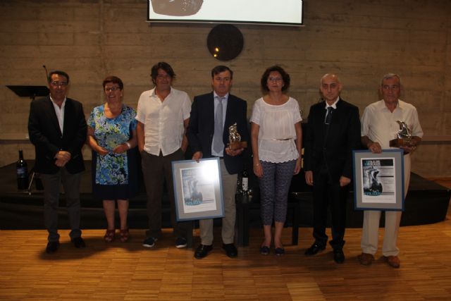 Antonio Verdú y BSI reciben los Premios Evolución en la presentación del 32 Festival de Folklore - 1, Foto 1