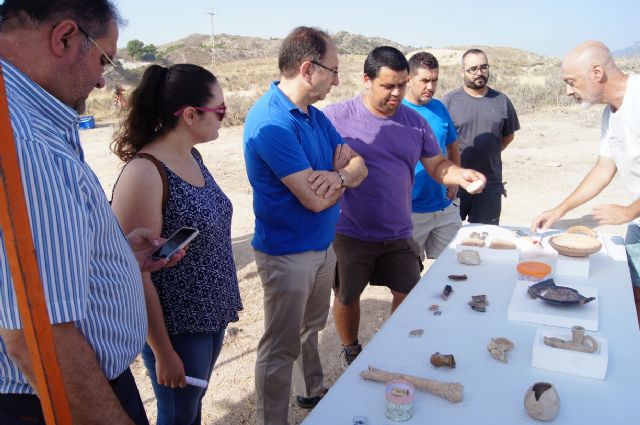 Murcia.com sponsors the II Golf archaeological work at the site of "The Cabezuelas", Foto 8