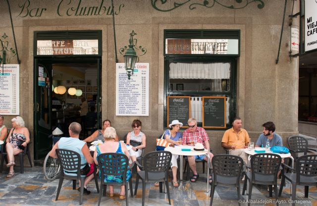 Más de tres mil turistas desembarcan en las calles de Cartagena - 1, Foto 1