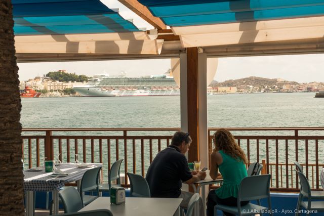 Más de tres mil turistas desembarcan en las calles de Cartagena - 5, Foto 5