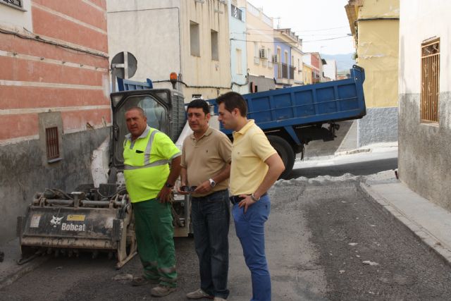 El Alcalde y el Concejal de Obras visitan las actuaciones de acondicionamiento que se están realizando en localidad - 2, Foto 2
