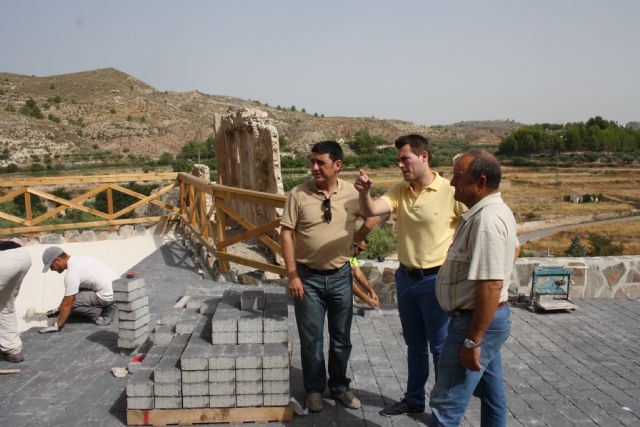 El Alcalde y el Concejal de Obras visitan las actuaciones de acondicionamiento que se están realizando en localidad - 3, Foto 3