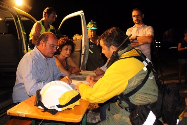 La Comunidad solicita la intervención de la Unidad Militar de Emergencias para sofocar el incendio de Zarcilla de Ramos - 2, Foto 2