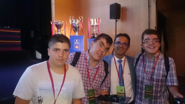 La PB Totana y la Federación de Peñas Barcelonistas de la Región estuvieron presentes en el XXXVI Congreso Mundial de Peñas del FC Barcelona y en el Gamper, Foto 5