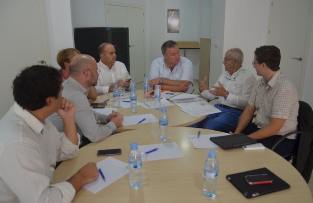El consejero de Fomento e Infraestructuras se reúne con la Asociación de Comerciantes y Empresarios de La Manga y Cabo de Palos - 1, Foto 1
