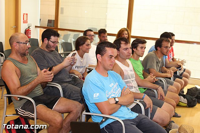 Una treintena de voluntarios han participado en el II Campo de Trabajo Arqueolgico en el Yacimiento de 