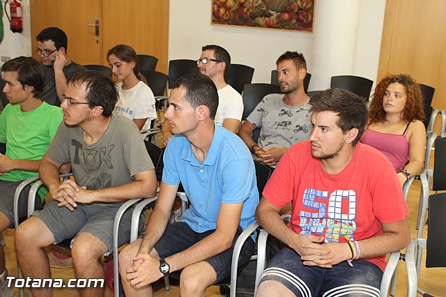 Una treintena de voluntarios han participado en el II Campo de Trabajo Arqueolgico en el Yacimiento de 