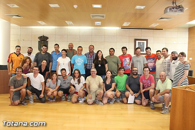 Una treintena de voluntarios han participado en el II Campo de Trabajo Arqueolgico en el Yacimiento de 
