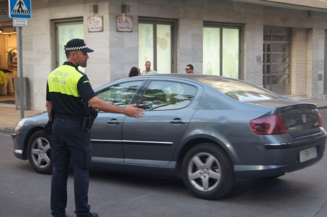 La Policía Local se adhiere a la campaña especial de la DGT sobre control de la tasa de alcohol y presencia de drogas en conductores, Foto 1