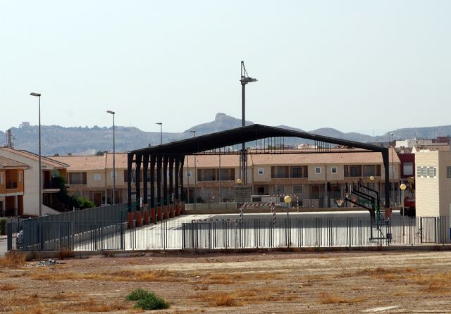Concluyen las obras para cubrir la pista polideportiva del colegio Suceso Aledo de Ceutí - 1, Foto 1