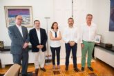 Los responsables de ISEN Cartagena muestran su proyecto al alcalde