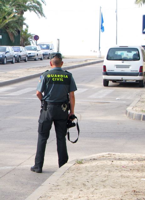 La Guardia Civil desmantela un grupo delictivo dedicado a robar en vehículos estacionados en Águilas - 1, Foto 1