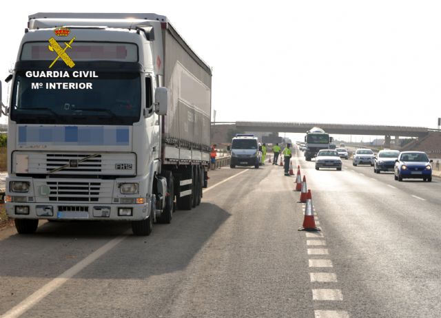 La Guardia Civil detiene al conductor de un camión articulado de gran tonelaje por sextuplicar la tasa máxima de alcoholemia - 5, Foto 5