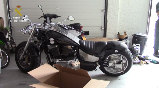 La Guardia Civil detiene a nueve individuos relacionados con los Ángeles del Infierno e incauta 100 kg de marihuana - 1, Foto 1