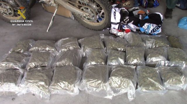 La Guardia Civil detiene a nueve individuos relacionados con los Ángeles del Infierno e incauta 100 kg de marihuana - 4, Foto 4