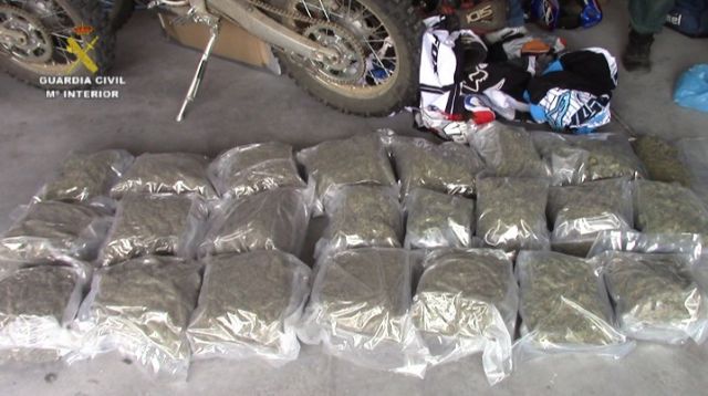 La Guardia Civil detiene a nueve individuos relacionados con los Ángeles del Infierno e incauta 100 kg de marihuana - 4, Foto 4